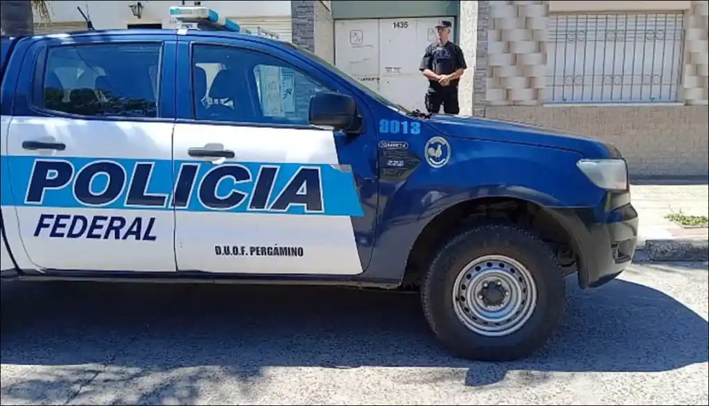 La PFA realizó dos allanamientos en Pergamino. FOTO: 25 Digital.