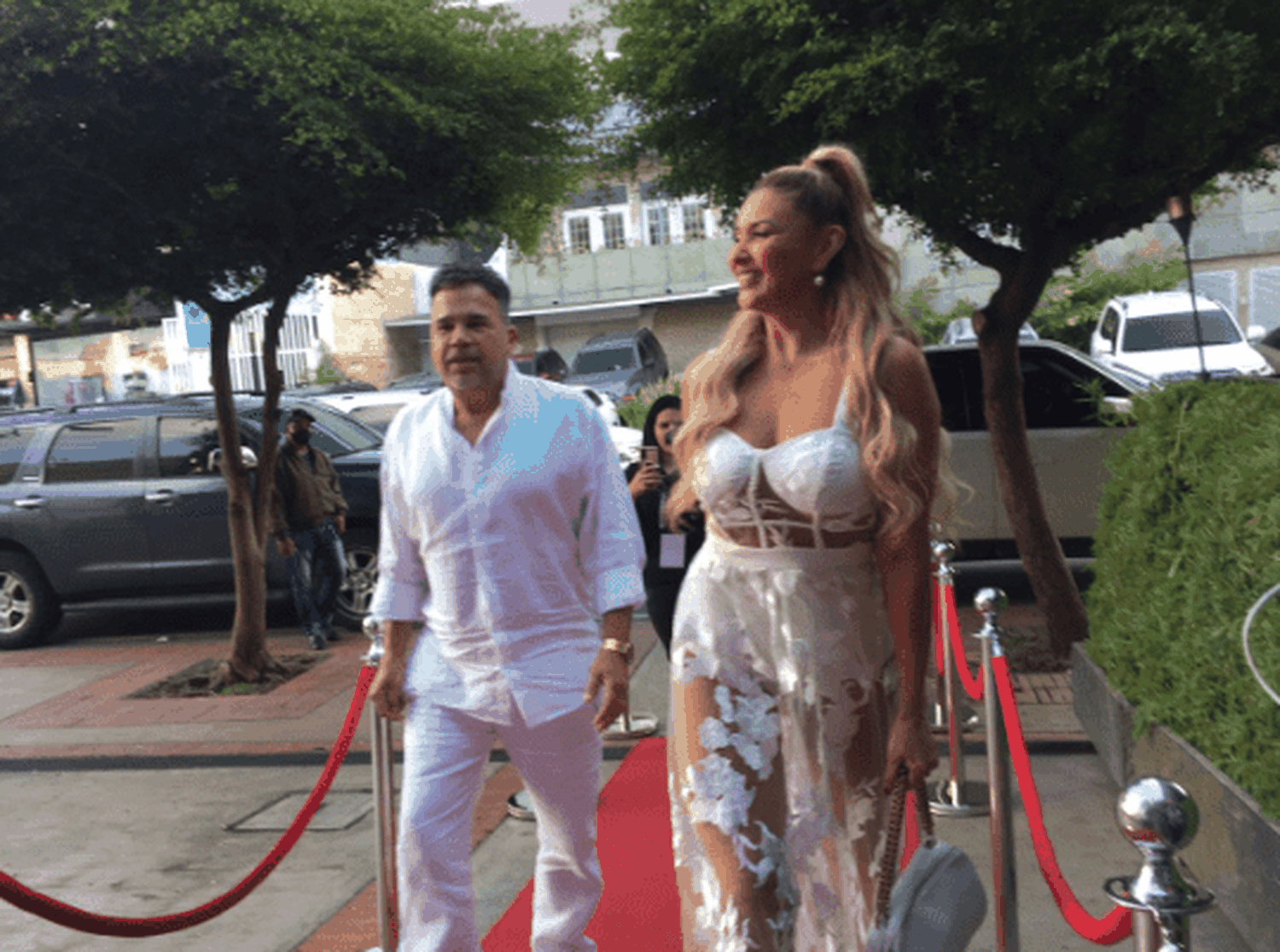 Liz y Miguel Moly a su llegada al lanzamiento de su nuevo tema. Foto CL