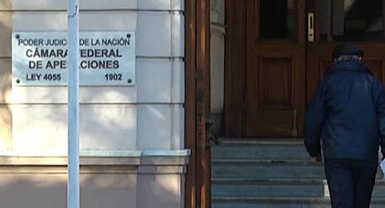 Conceden domiciliaria a mujer condenada por narcotráfico para cuidar a su hijo