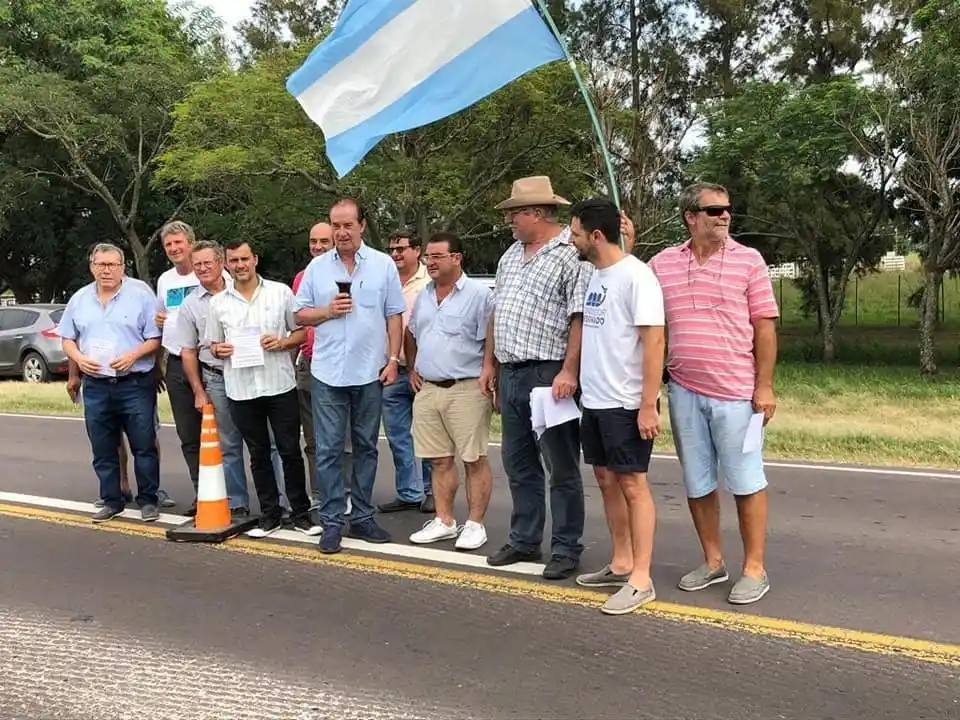 Manifestaciones varias en el norte por el estado de Ruta 11