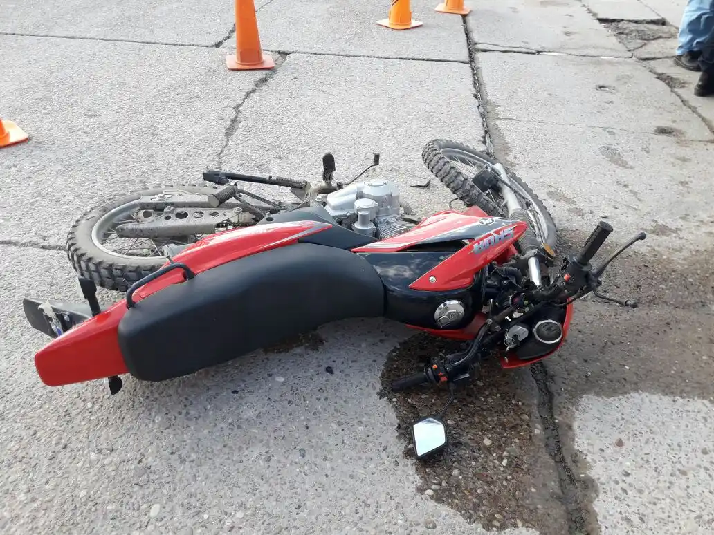 Choque en la intersección de Independencia y Sagemüller