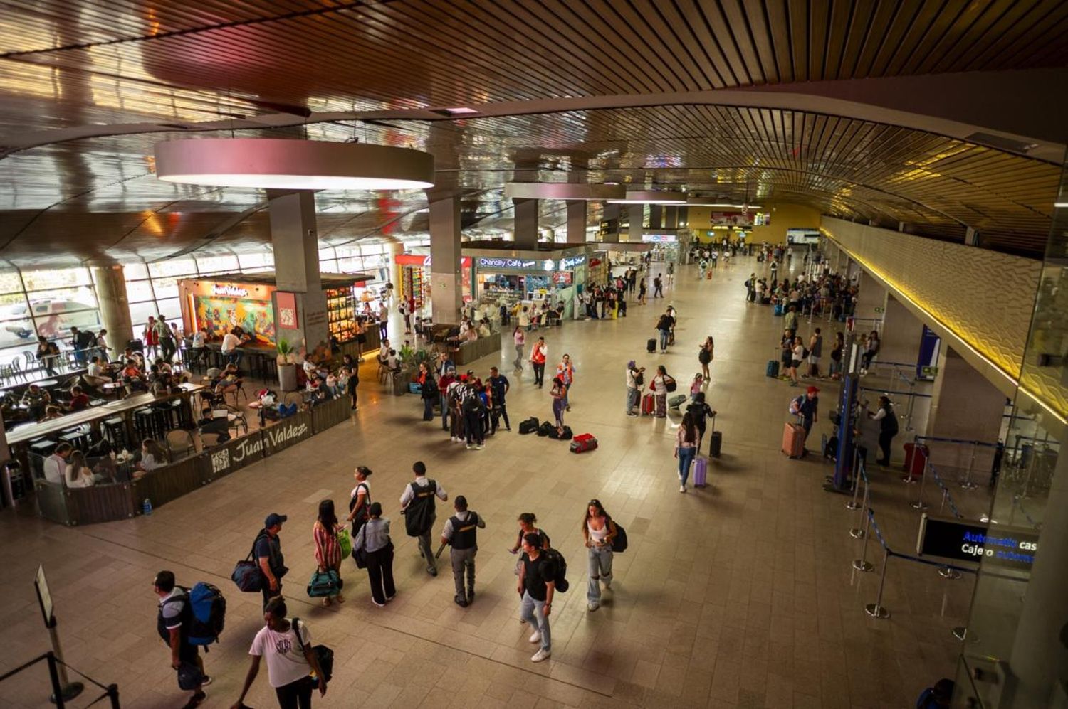 El aeropuerto de Cartagena espera más de 185.000 pasajeros durante Semana Santa