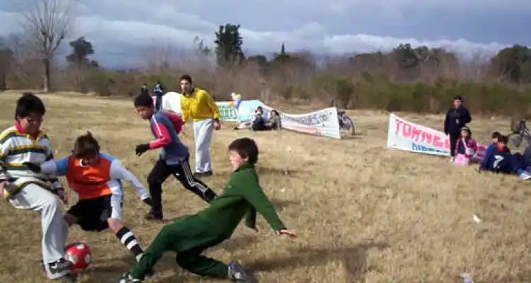 Disparó a nenes que lo molestaban con la pelota y  la causa es por “lesiones leves”