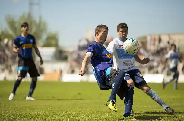 Juventud Unida, a 90 minutos del Nacional B