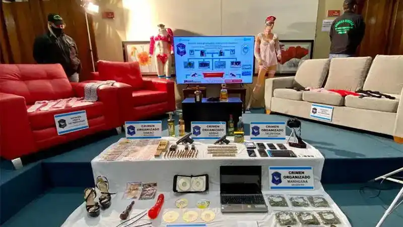 Operativo Sofá Rojo: les ofrecía repartir volantes y filmaba los abusos sexuales