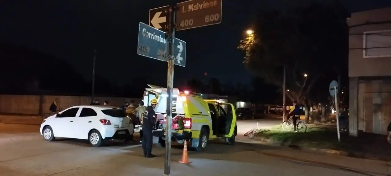 El siniestro vial fue en Corrientes e Islas Malvinas. Crédito: Bomberos de Venado Tuerto.
