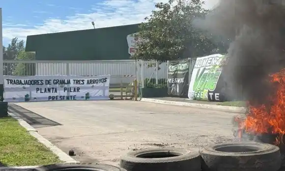 Se agrava la crisis laboral en la avícola Tres Arroyos de Pilar: salarios en cuotas y temor a despidos