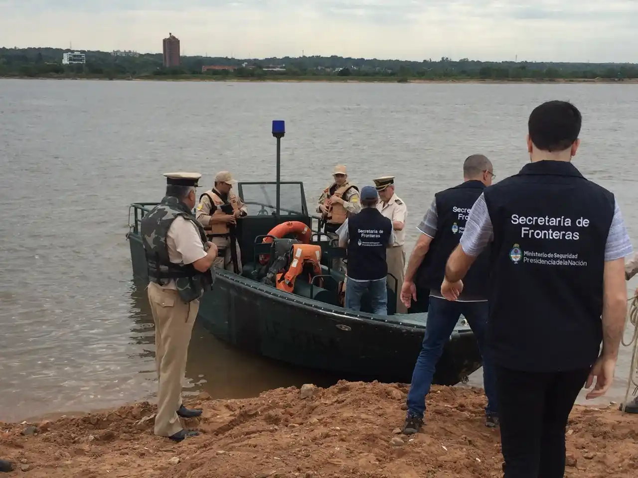El Gobierno profundiza los controles en la frontera para evitar el fraude en las elecciones