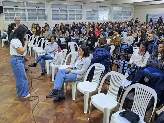 Docentes participaron de un taller sobre evaluación en el marco del ciclo de charlas de AGMER