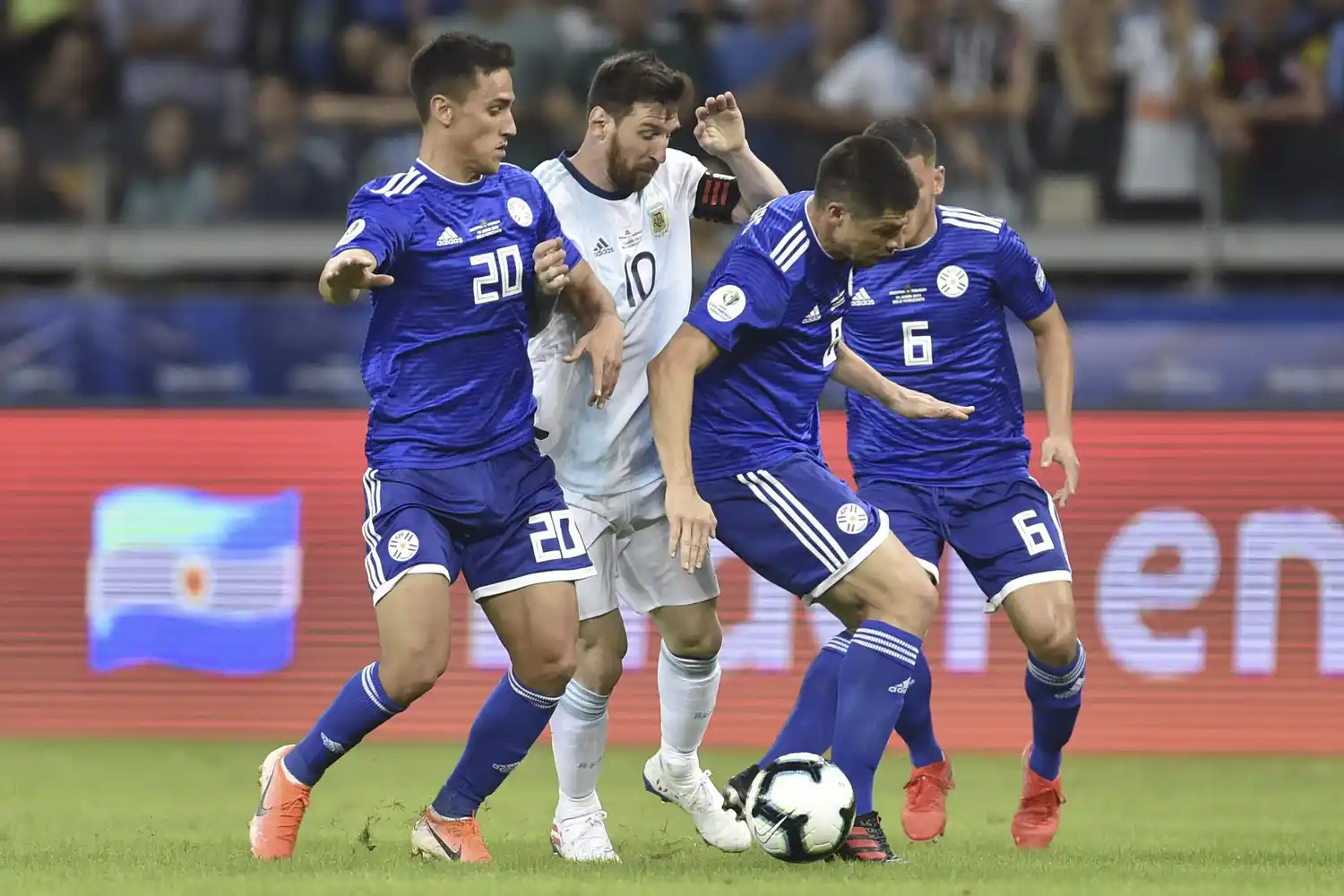 Scaloni intentará juntar a Messi, Agüero y Martínez