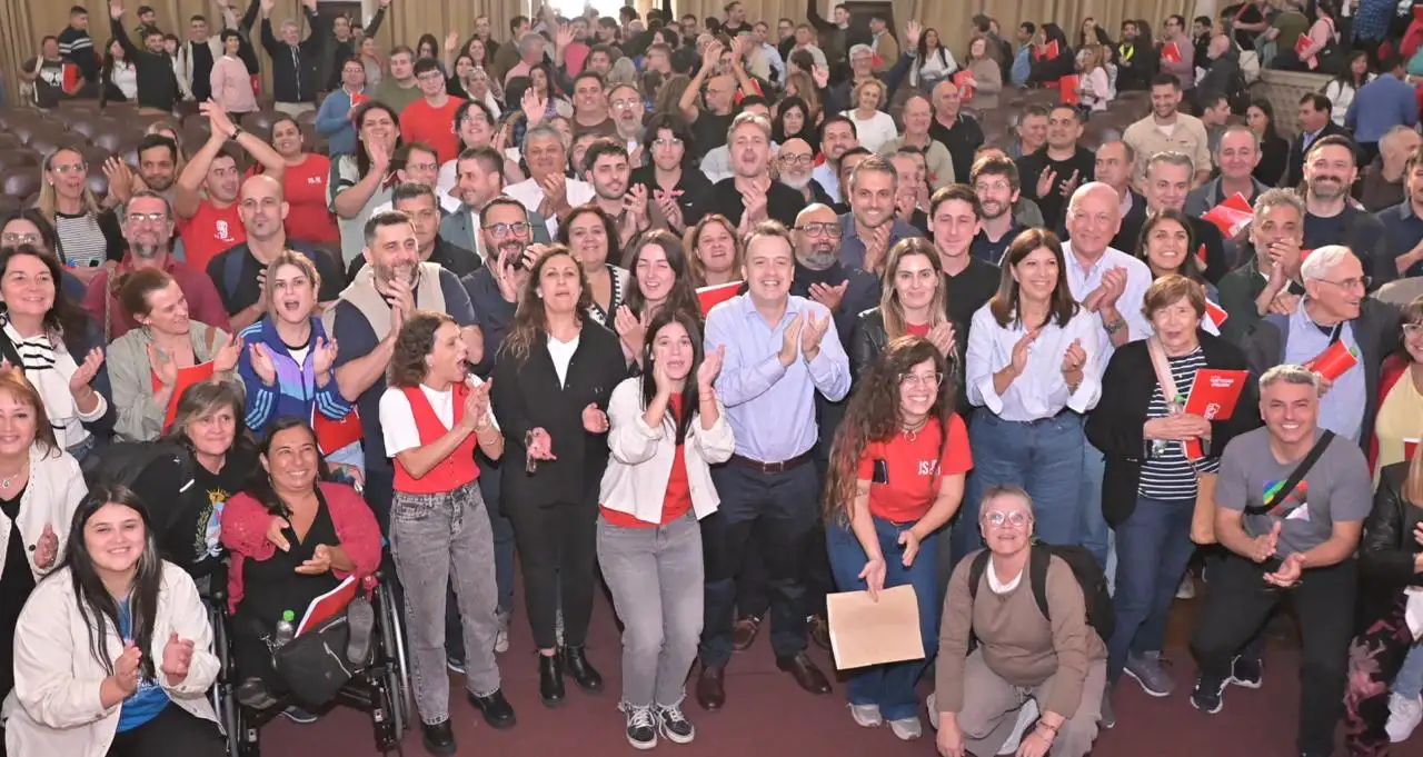 EL SOCIALISMO MIRA AL FUTURO E IMPULSA UNA AGENDA ENFOCADA EN LOS QUE PEOR LA ESTÁN PASANDO - 1