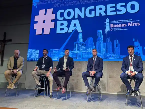 Espert fue abucheado en la UCA luego de insultar a Cristina y Florencia Kirchner