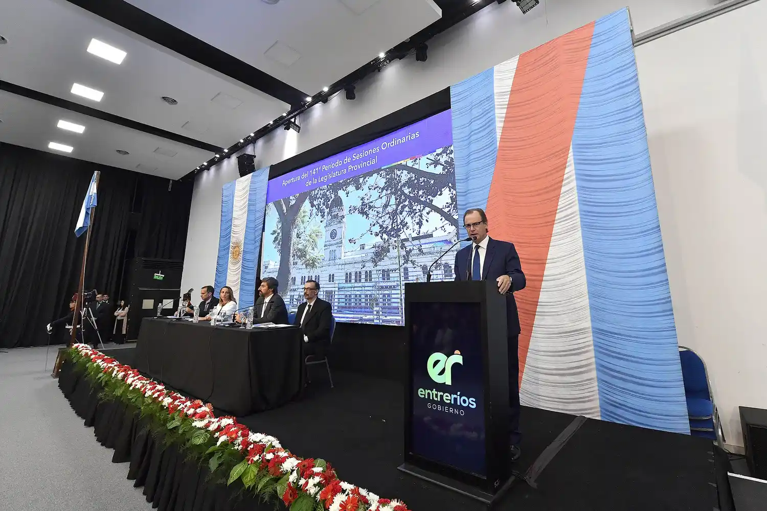 Bordet habló de la difícil situación económica de la provincia y convocó a un debate multisectorial por la sustentabilidad del sistema previsional