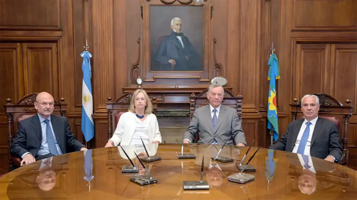 De izquierda a derecha: Daniel Soria, Hilda Kogan, Luis Genuod y Sergio Torres, la actual composición de la Suprema Corte