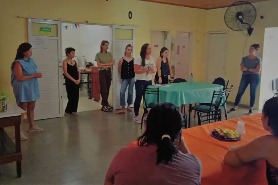 Desde hace 14 años, el PBIE realiza un trabajo de territorio invitando a las familias a ser parte de este acompañamiento educativo que brinda la Municipalidad de Rafaela.