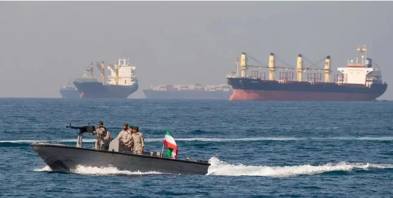 Irán aseguró tener control total sobre el estratégico estrecho de Ormuz.