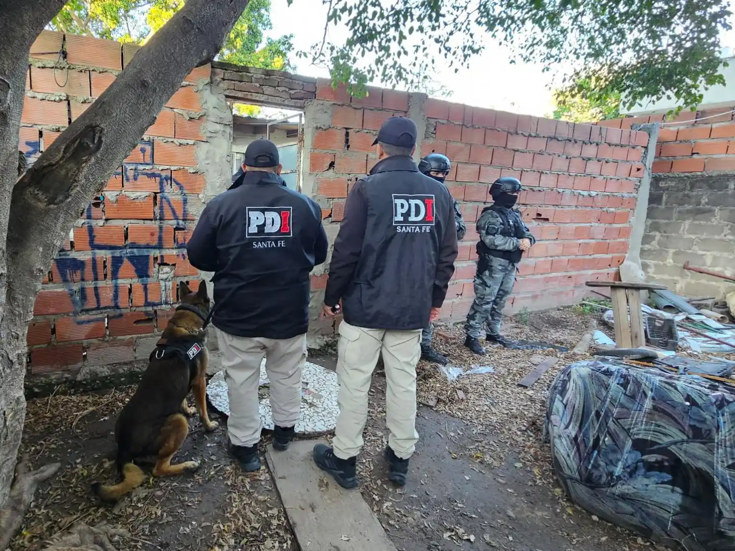 Cuatro detenidos en barrio Tablada por venta de drogas