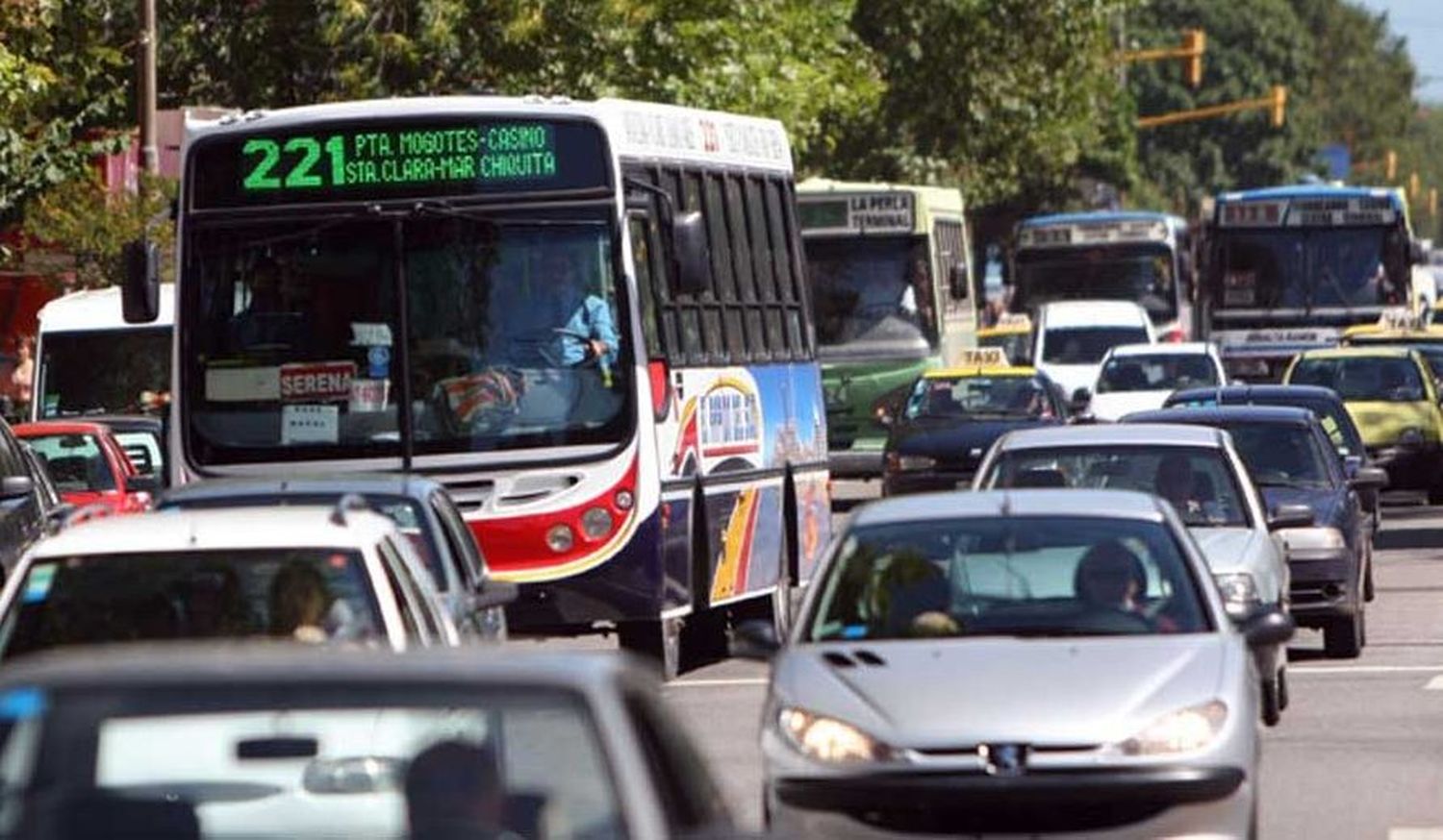 PASO: los colectivos mantendrán las frecuencias de los días de semana