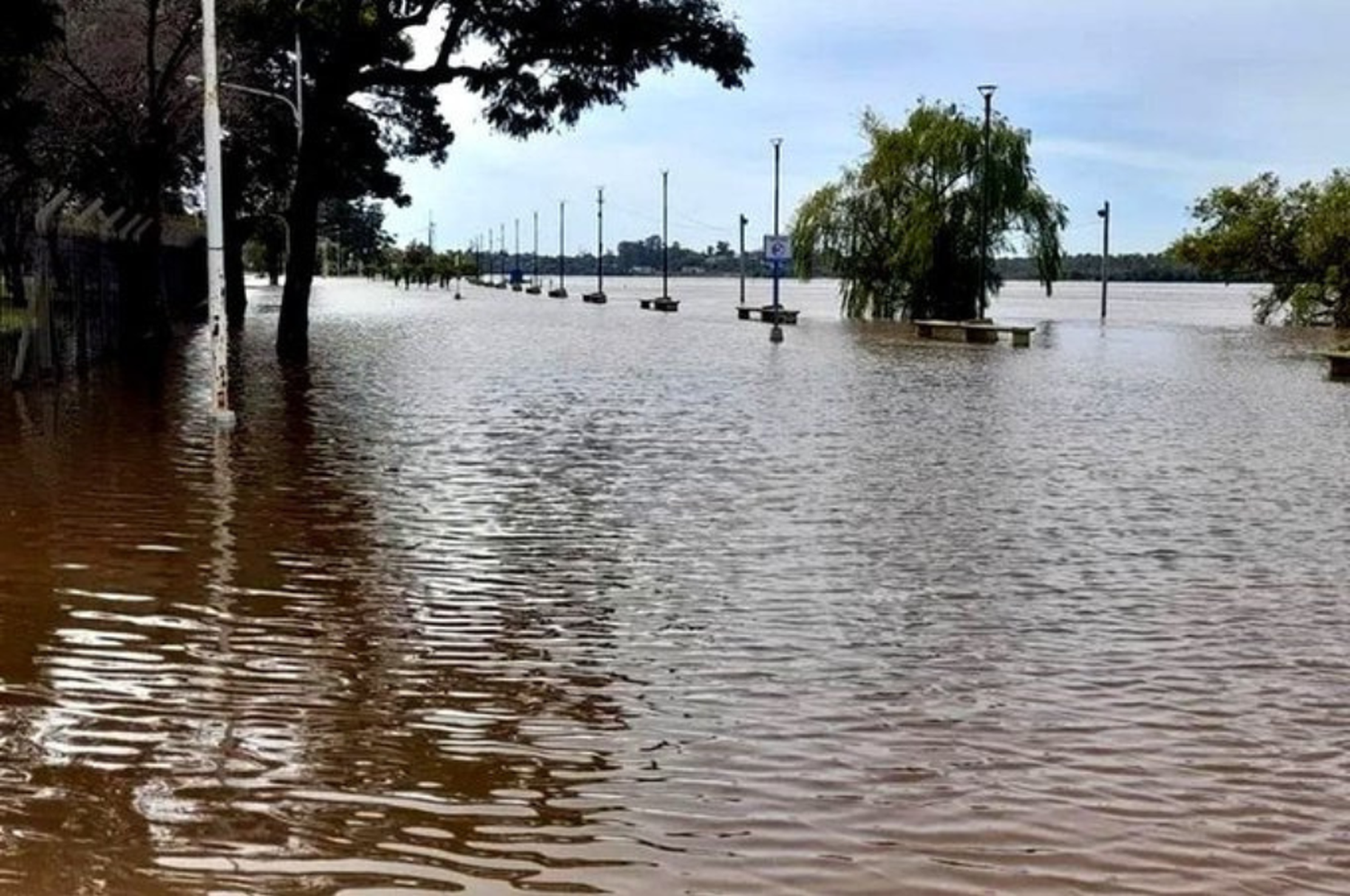 Crecida del río Uruguay en Concordia.
