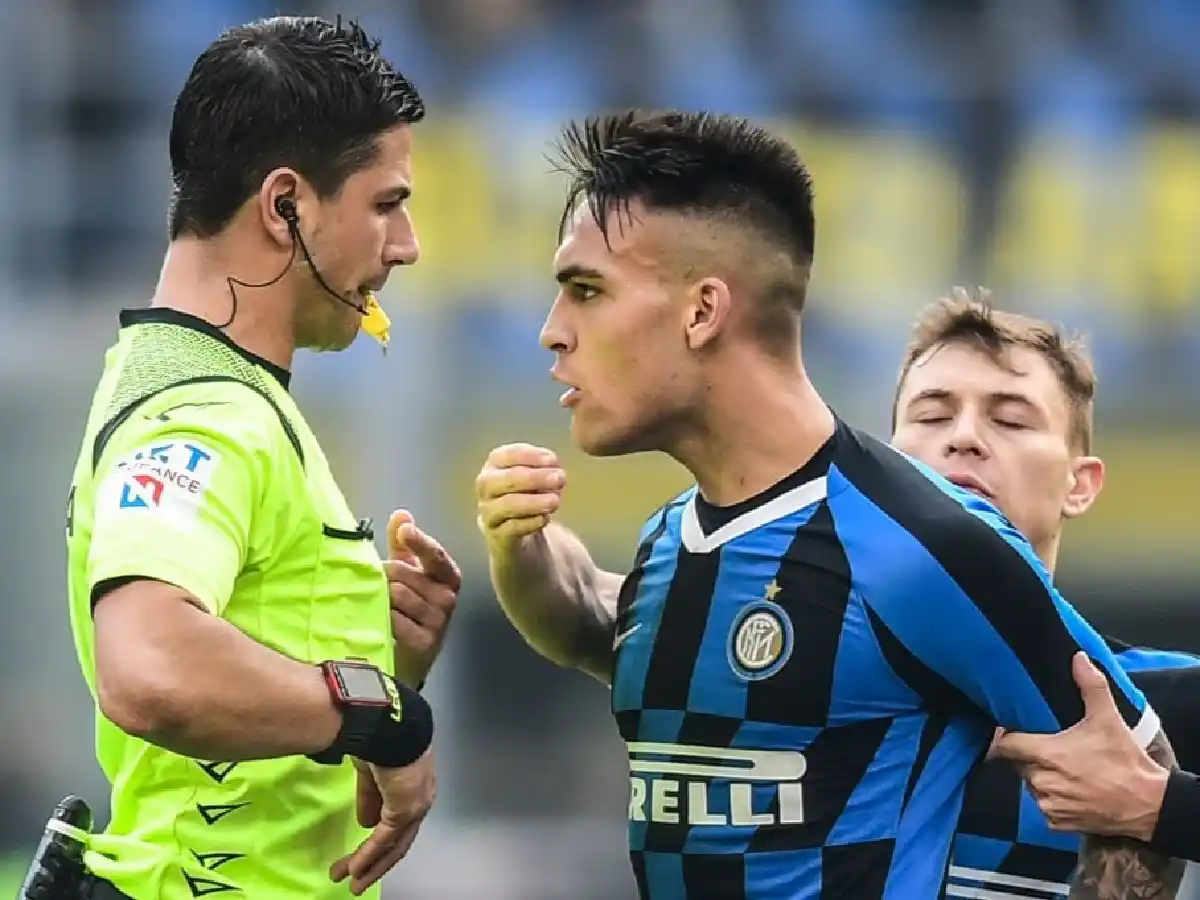 Gol y expulsión de Lautaro Martínez en Italia 