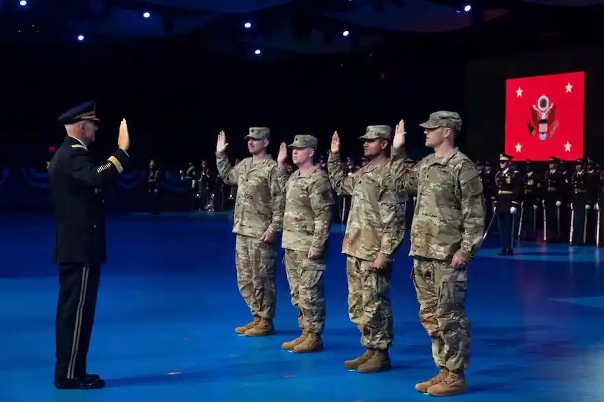 Andrew Bosworth (Meta), Bob McGrew (exdirectivo de Palantir y OpenAI), Shyam Sankar (Palantir) y Kevin Weil (OpenAI) juran su cargo como tenientes coroneles reservistas el pasado 13 de junio