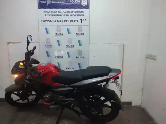 Tres menores intentaron robar una moto