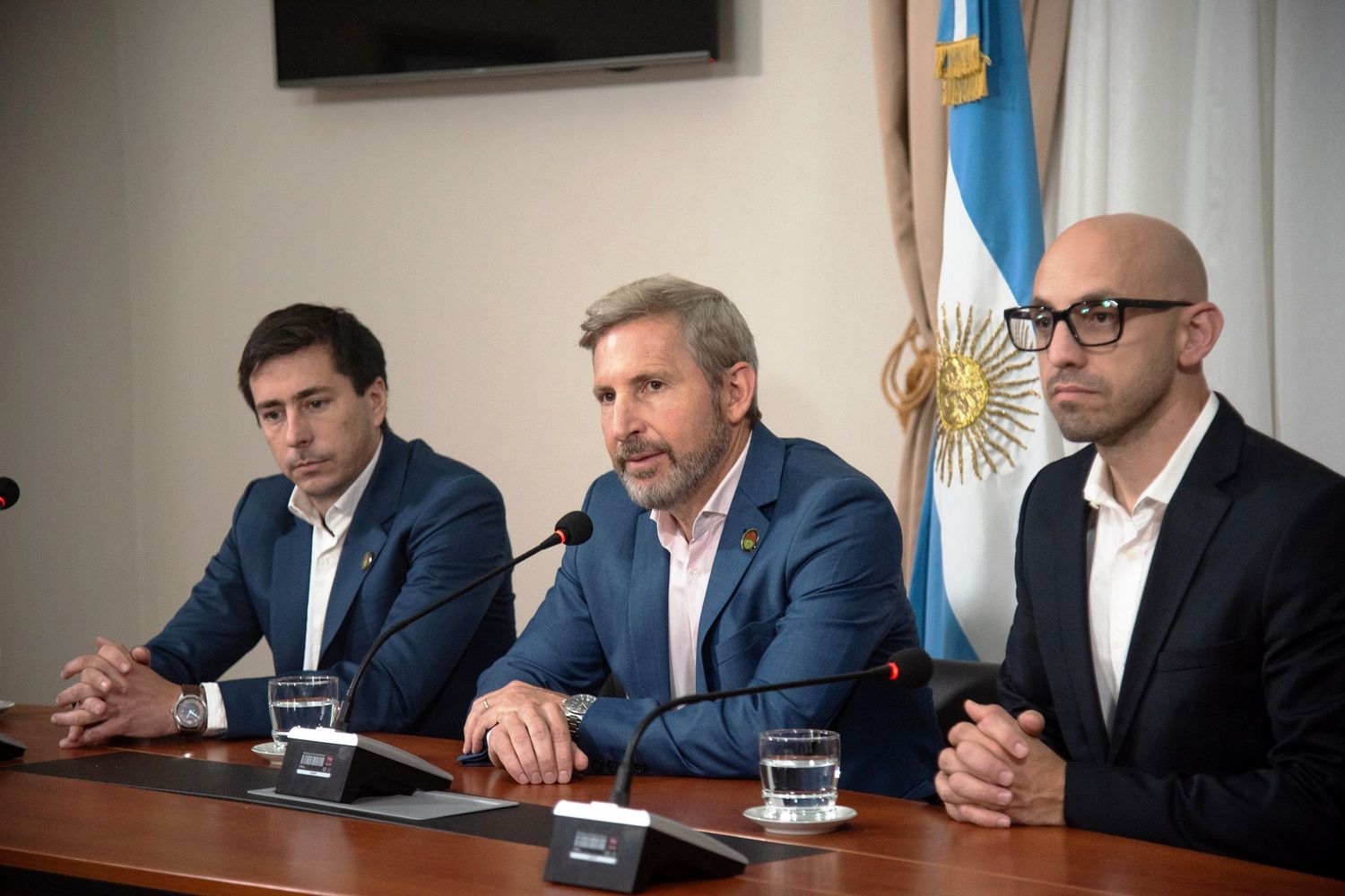 Frigerio anuncia ingreso a la administración pública por concurso y fin de los “contratos basura” en Entre Ríos