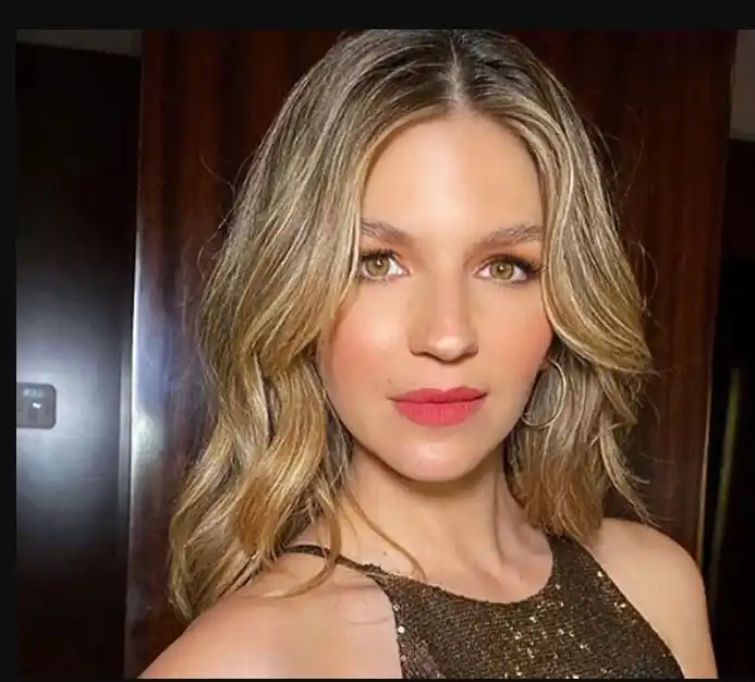 La actriz demostró en vivo cómo hace para comerse las uñas de los pies