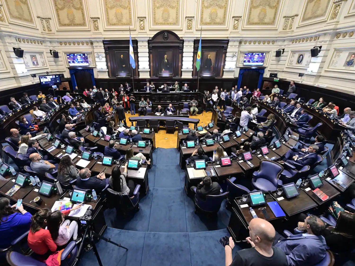 Se aprobó una ley que regula los aportes jubilatorios de empleados de casinos