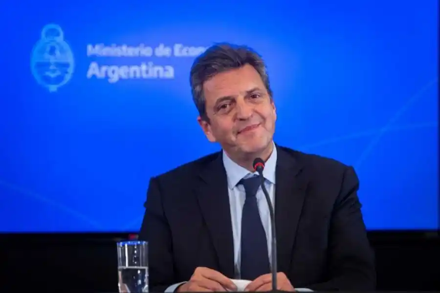 Massa y una metáfora para referirse a Macri y al FMI: "El tío vago tomó una hipoteca y la plata se fue"