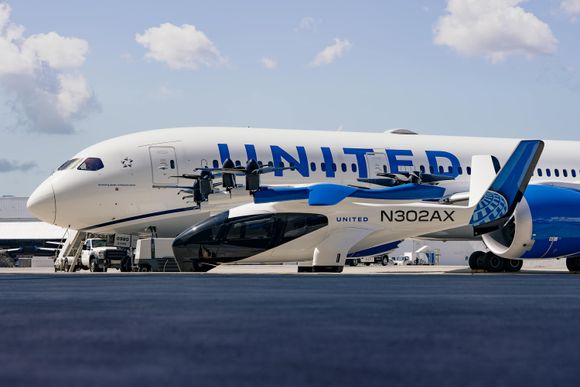 Archer presenta su red de taxis aéreos en Nueva York en asociación con United Airlines