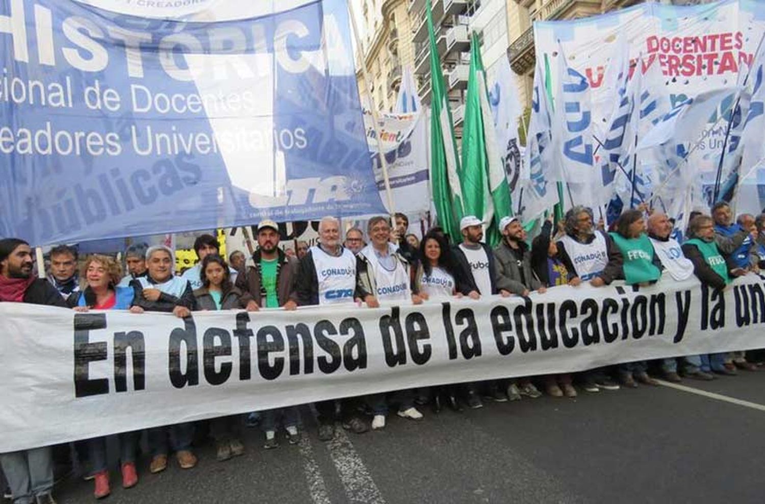 En la previa a las marchas, el gobierno acusó a las universidades de "inventar alumnos" para "multiplicar cargos"