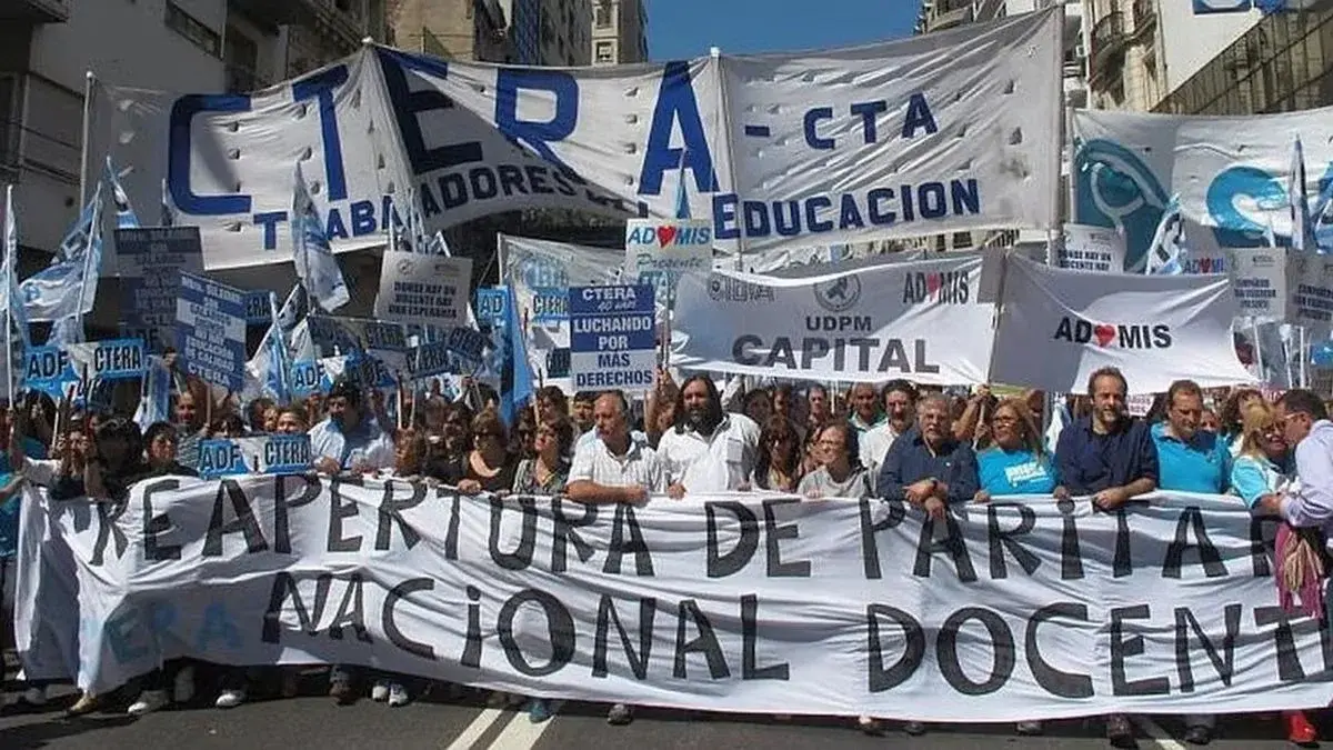 CTERA ratificó el paro nacional docente del lunes 3 de agosto y reclamó la reapertura de la paritaria nacional.