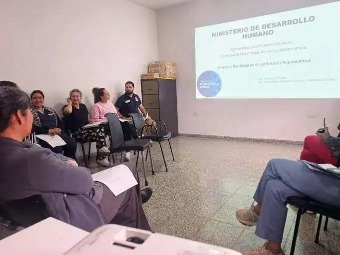 Capacitan a los equipos sanitarios para 
fortalecer la atención de embarazadas y niños