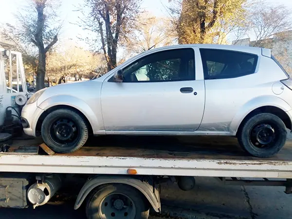 Con una faca, enfrentó y agredió a tres inspectores de Tránsito