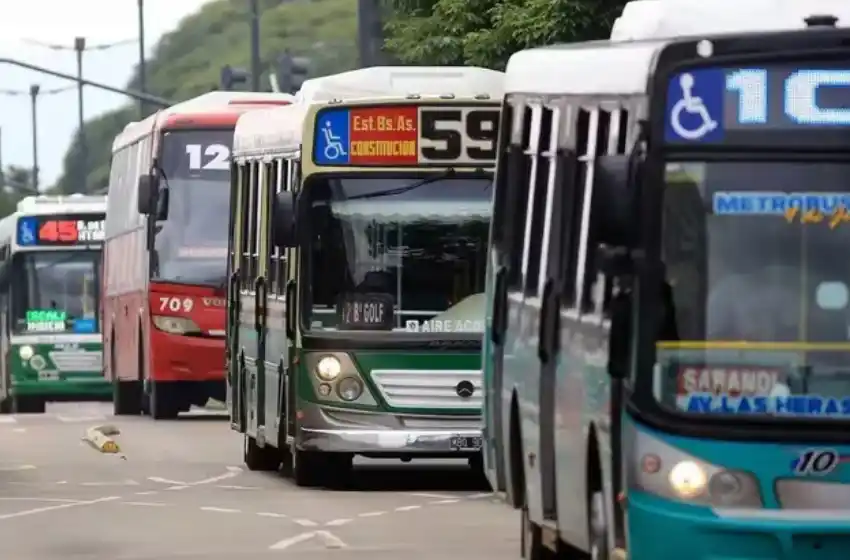 Tras la reunión entre la UTA y los empresarios, levantan el paro de colectivos en AMBA