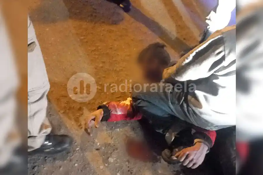 Se metió a robar herramientas, los vecinos lo corrieron y retuvieron hasta que llegue la policía