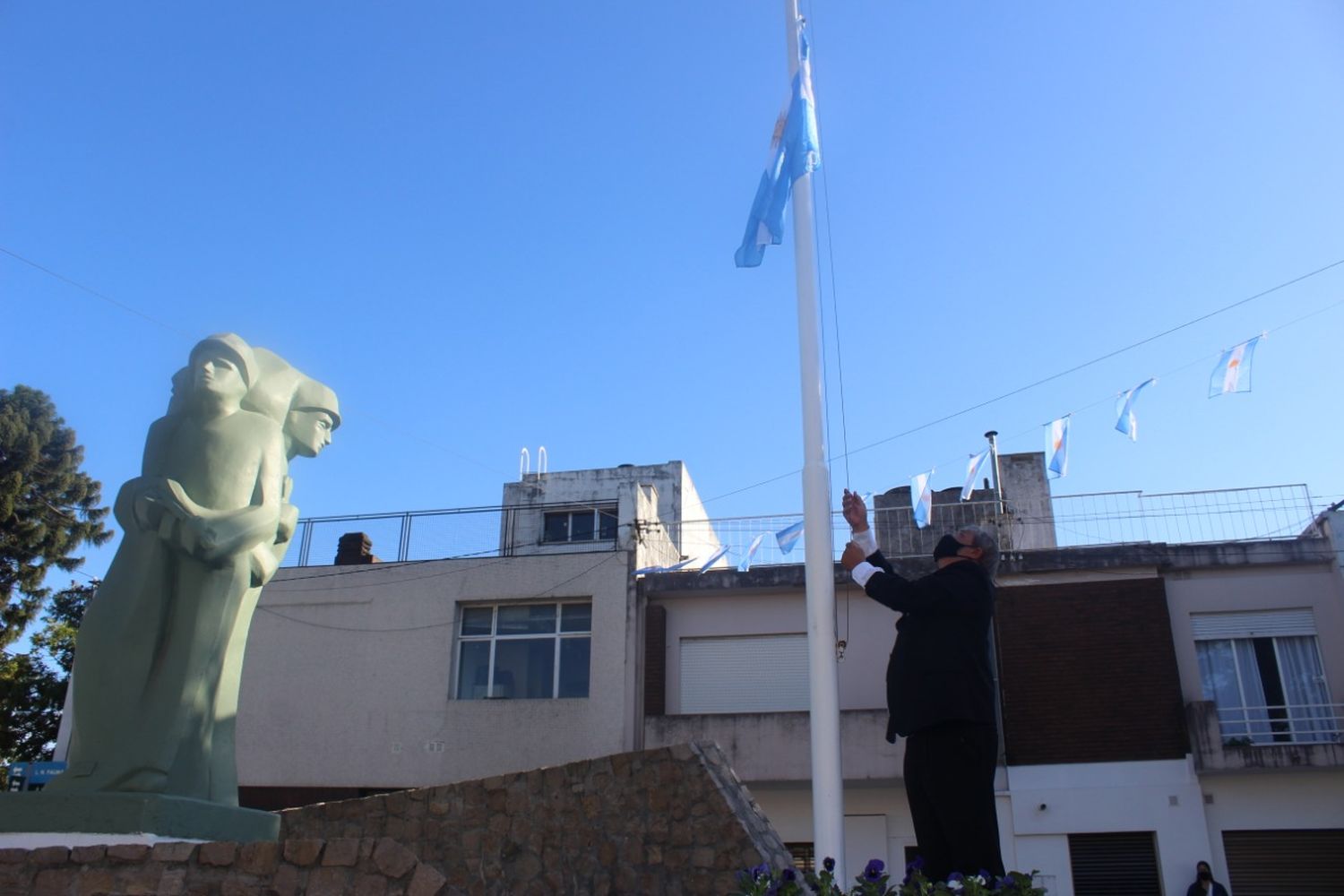 Gualeguaychú homenajeó a sus Héroes de Malvinas