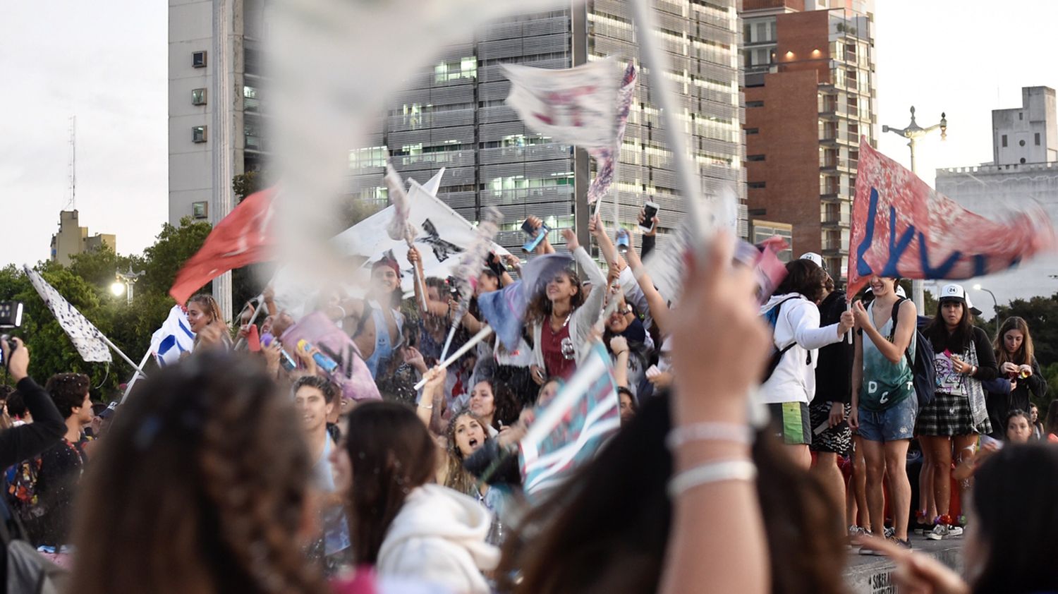 Tandil: Desbarataron fiesta de “último primer día de clases” con 100 alumnos, DJ y padres