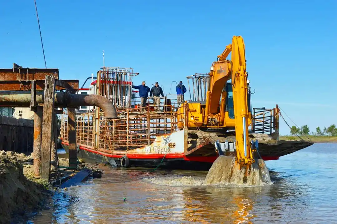 Tareas en el rio para que no falte agua potable