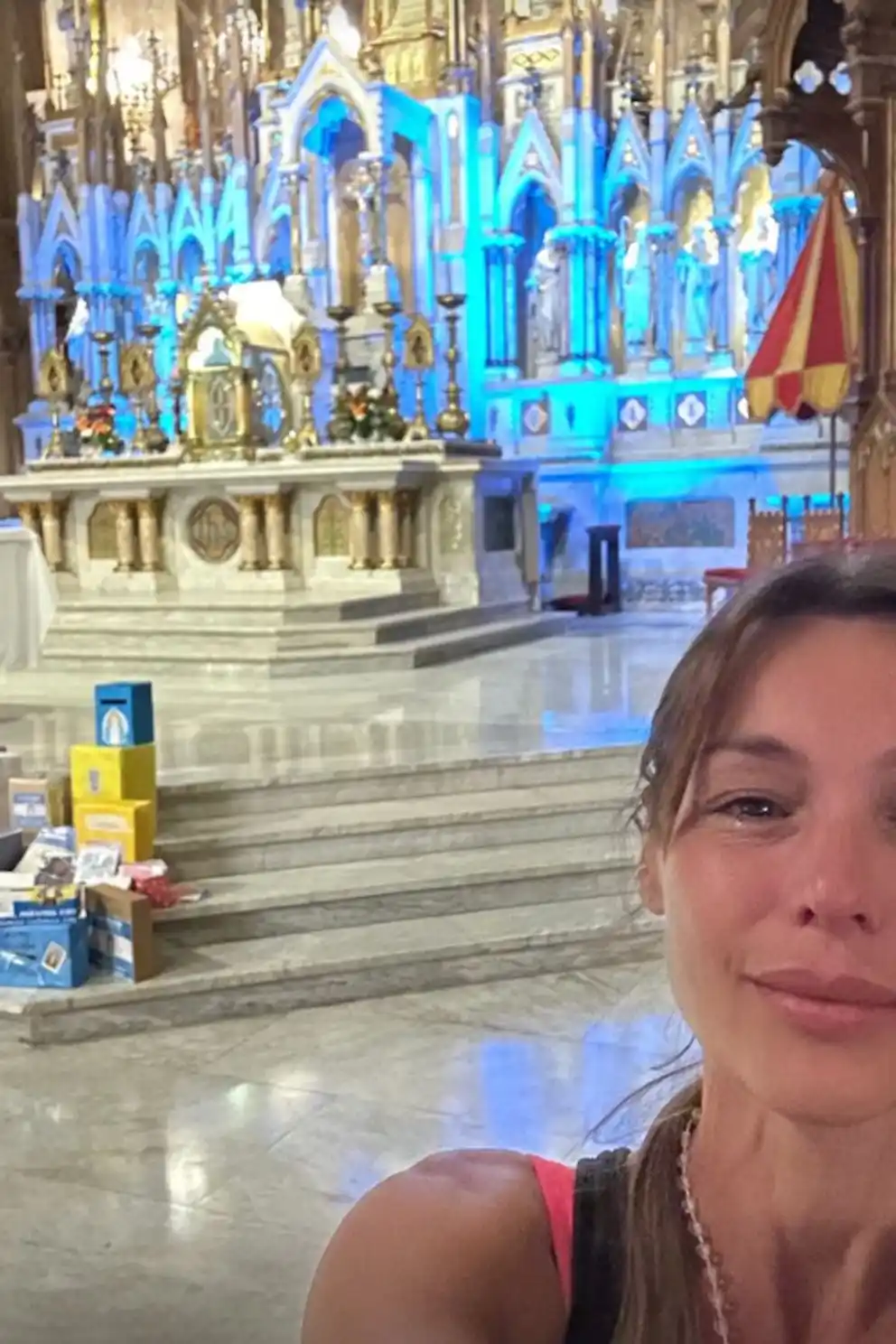 Pampita caminó hasta Luján