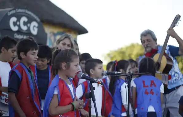 400 chicos fueron parte de los Talleres de Murgas Escolares