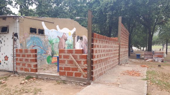 Construyen guardería para botes de canotaje en el Paseo Público: “Tengo un permiso precario”, dijo Tito Velos
