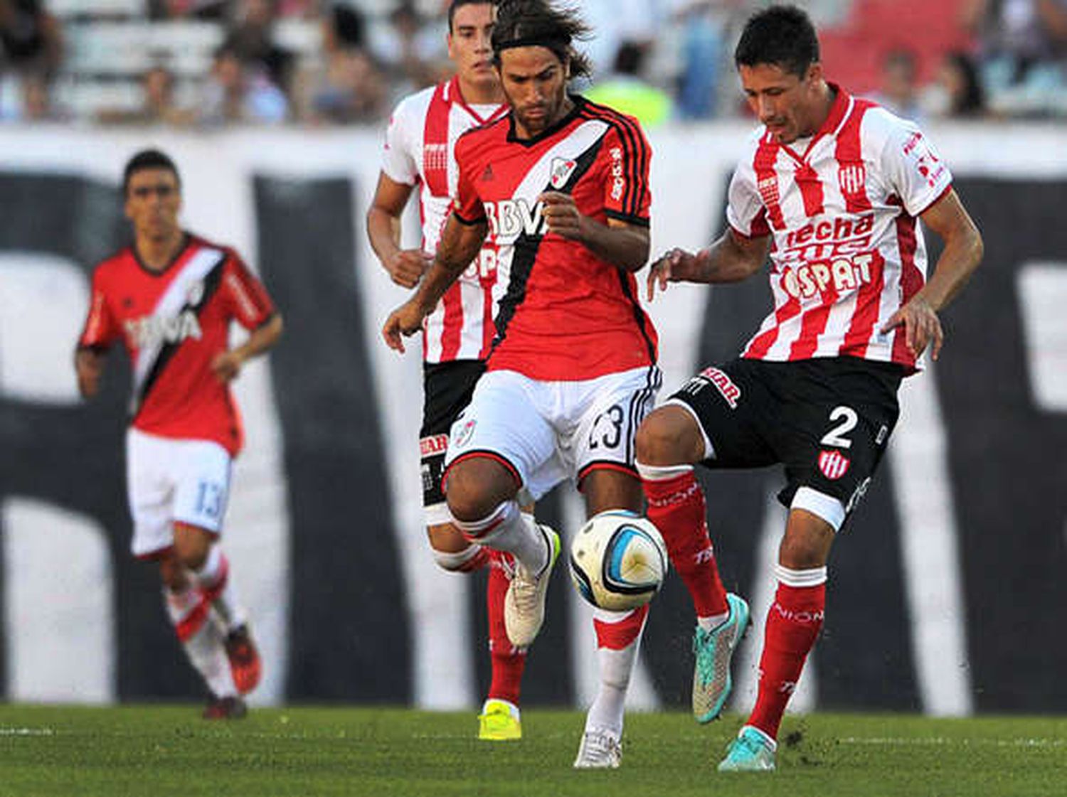 El domingo se miden River e Instituto en el Minella