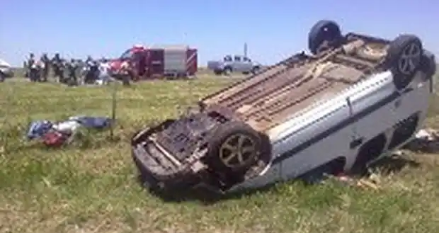 Dos jóvenes paraguayos internados por un vuelco 