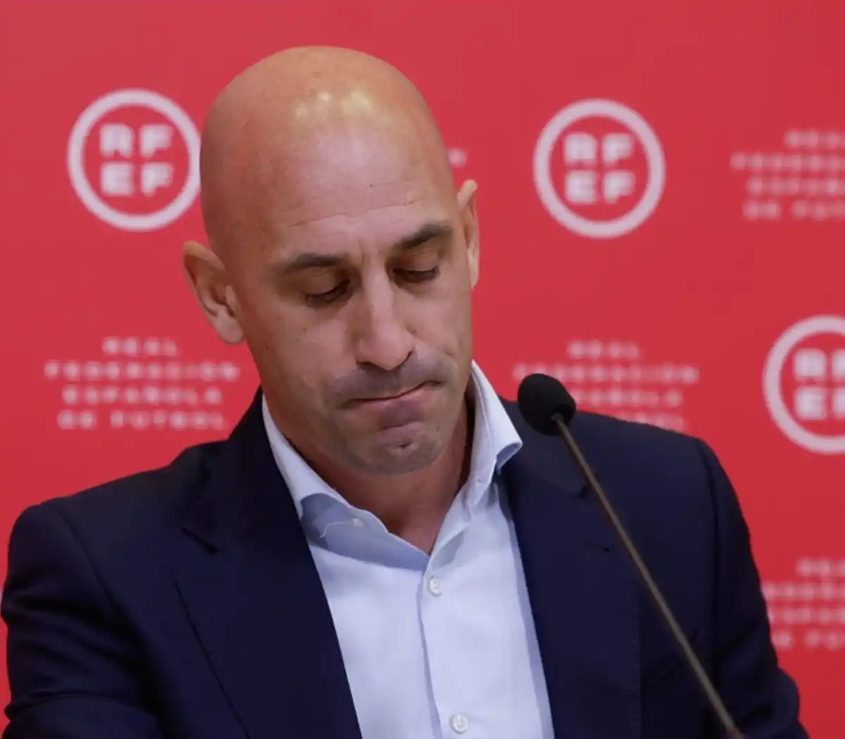 Rubiales está suspendido inicialmente como presidente de la RFEF