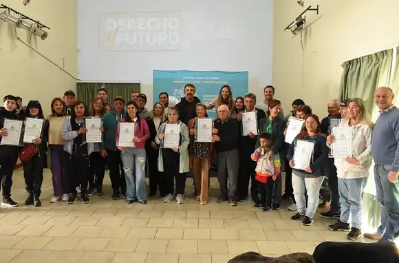 Entrega de Escrituras en Otamendi y Miramar