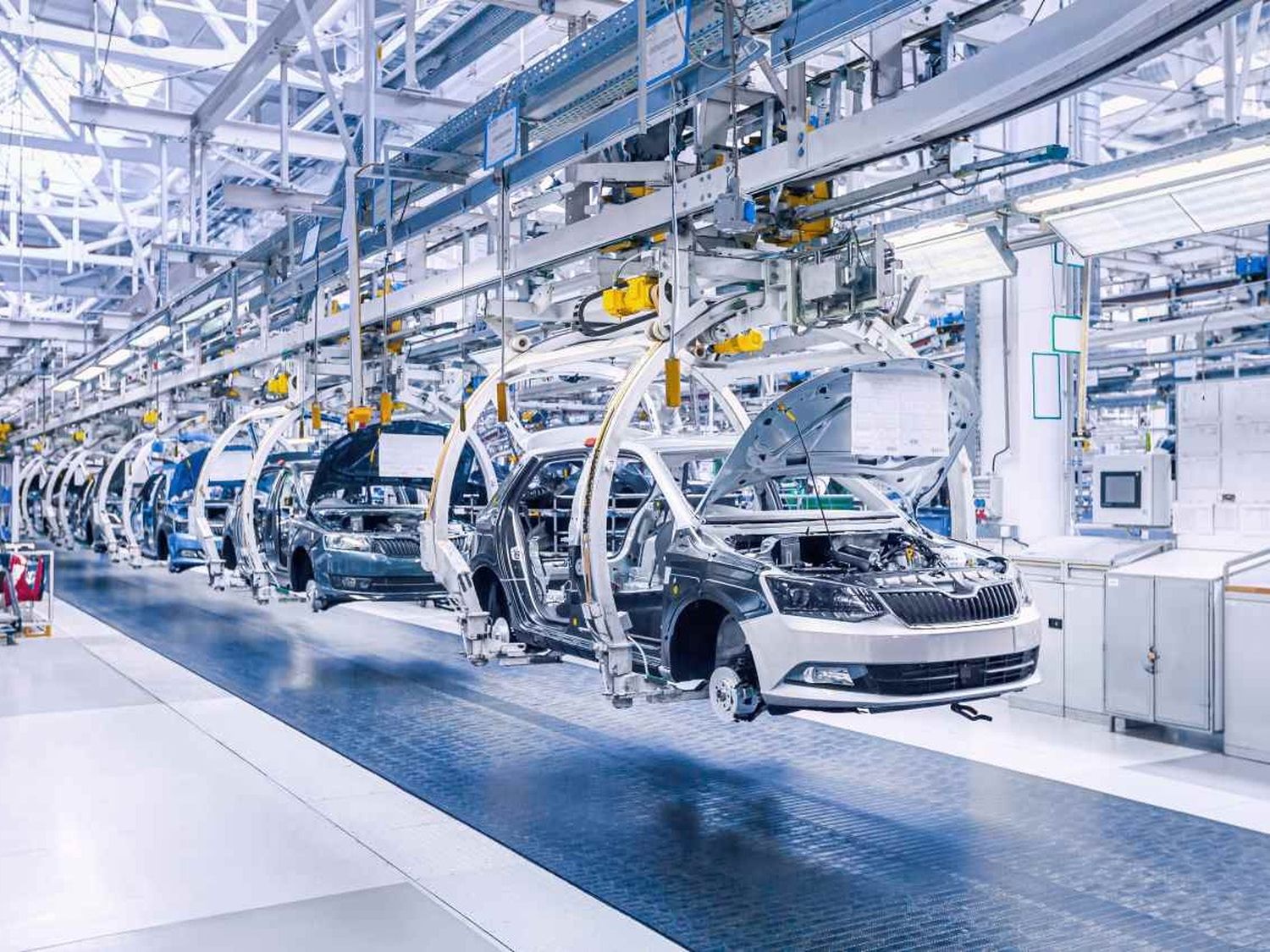 La industria automotriz nacional cayó en producción y exportaciones durante julio