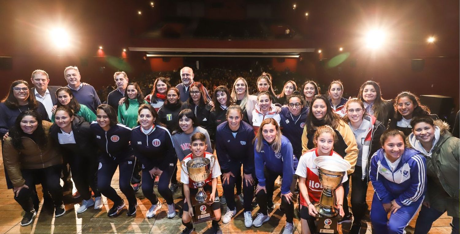 Perotti presentó la Copa Santa Fe Provincia Deportiva 2022 de Fútbol