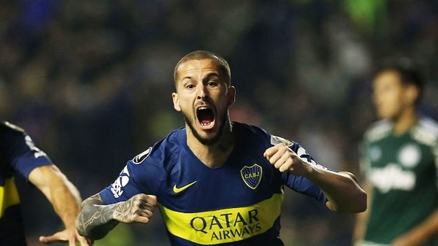 Una oferta millonaria de China alejaría a Benedetto de Boca